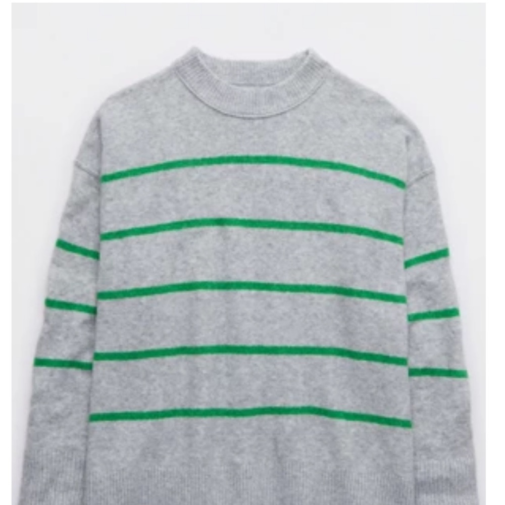 Aerie unreal heather grey sweater